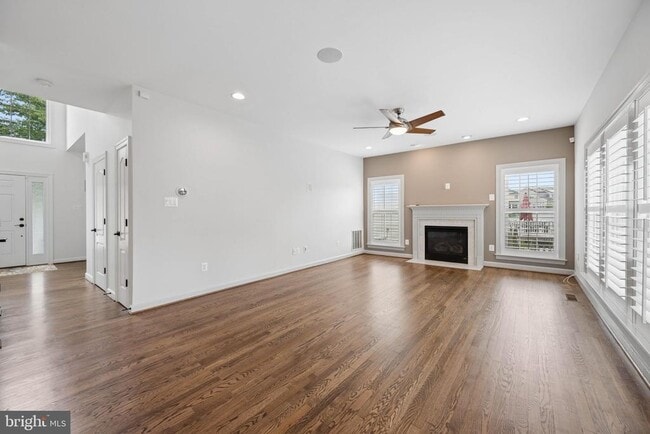 Building Photo - 110 Bedrock Dr