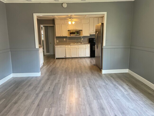 Building Photo - Single Family Home in Branson
