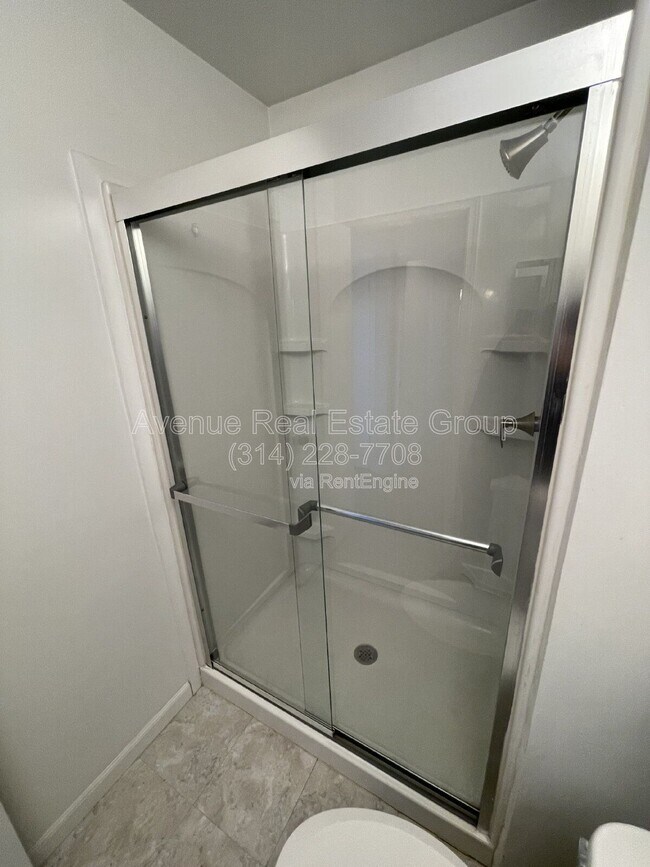 Building Photo - 1231 Creve Coeur Crossing Ln