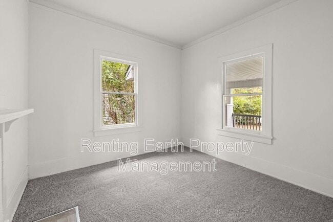 Building Photo - 518 41st St