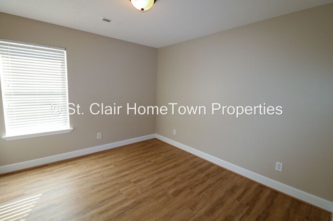 Building Photo - Located in Lincoln, AL. -Close to Town and the Honda Plant