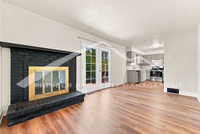 Building Photo - 179 Eaton Ct
