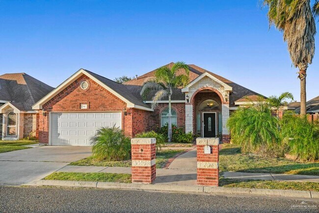 Building Photo - 23 W Arapaho Ave