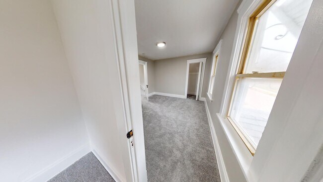 Building Photo - Old Brooklyn Area - 3 Bedroom Single Famil...