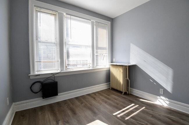 Building Photo - 153 Sterling Ave