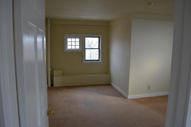 Building Photo - 1353 Highland St