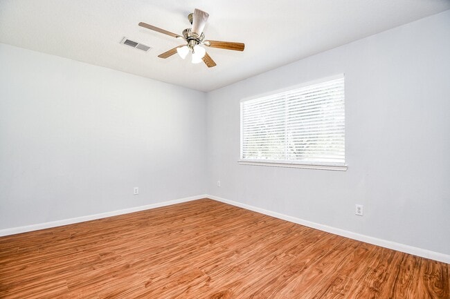 Building Photo - 3019 Red Oak Leaf Trail