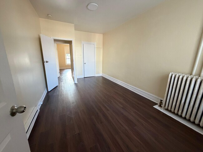 Building Photo - 848 N 7th St