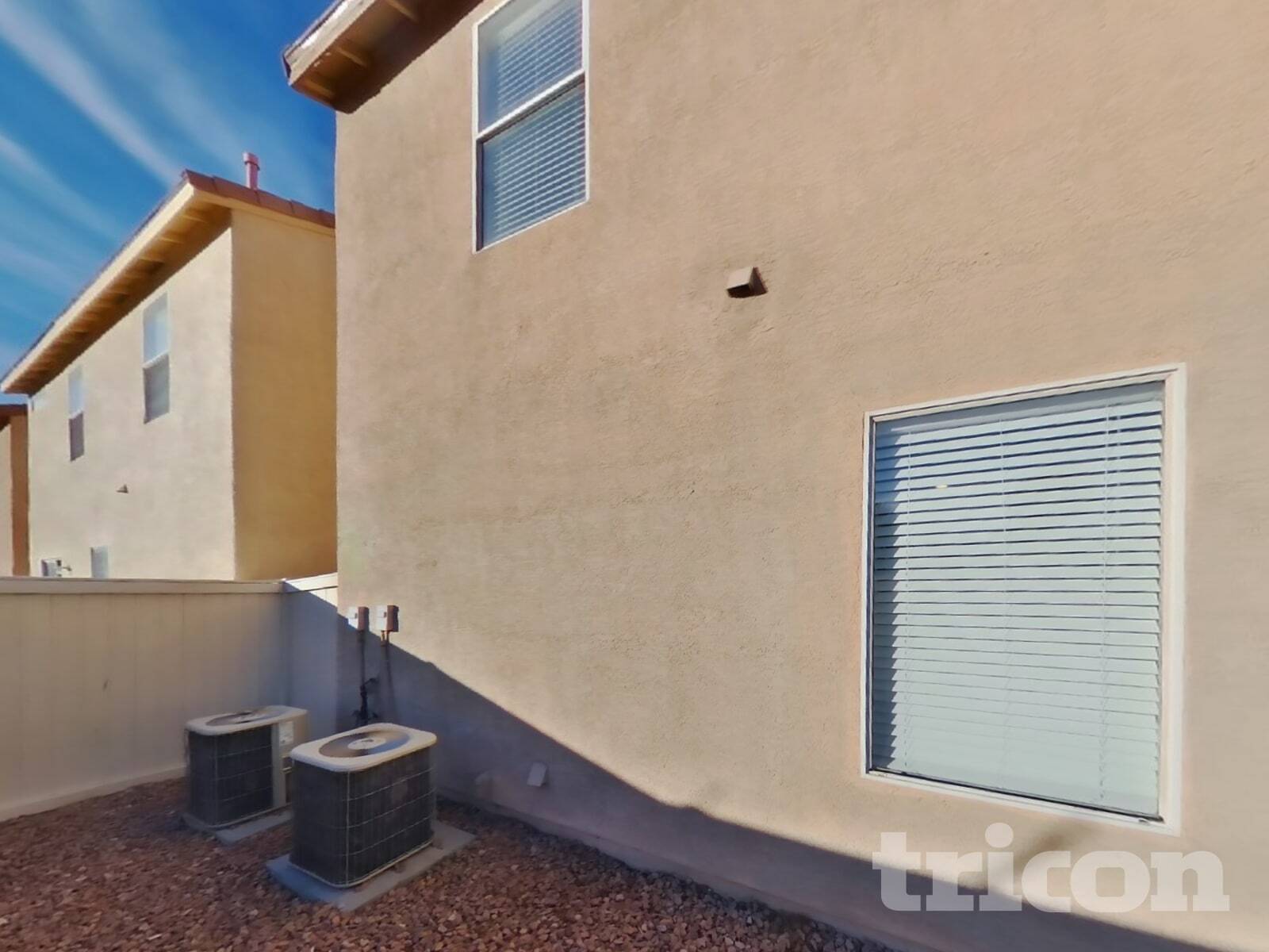 Building Photo - 2114 Seattle Shore St