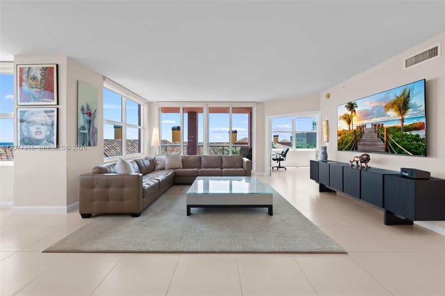 Building Photo - 2110 N Ocean Blvd