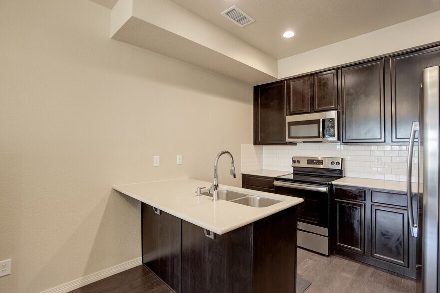 Building Photo - 3051 County Fair Ln