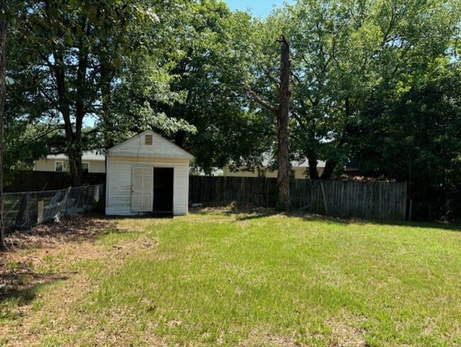 Building Photo - 163 Alva Cir
