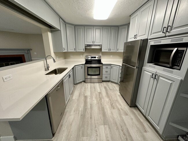 Building Photo - 2129 Creek Way