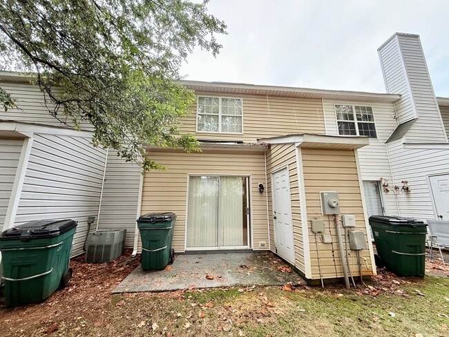 Building Photo - 5731 Cougar Ln