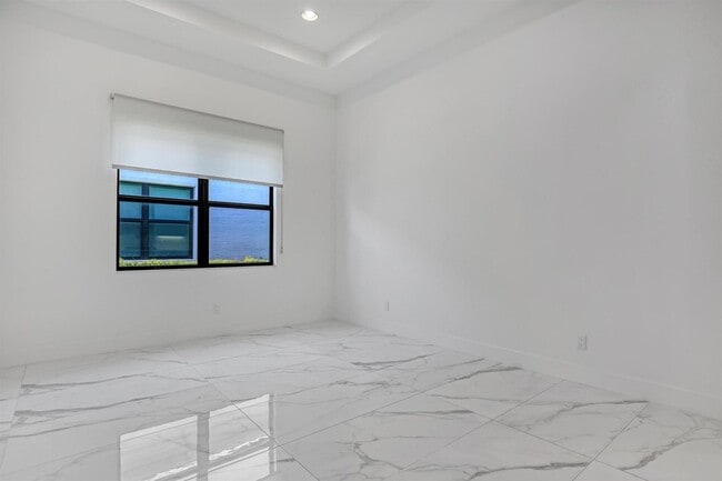 Building Photo - 13501 Artisan Cir