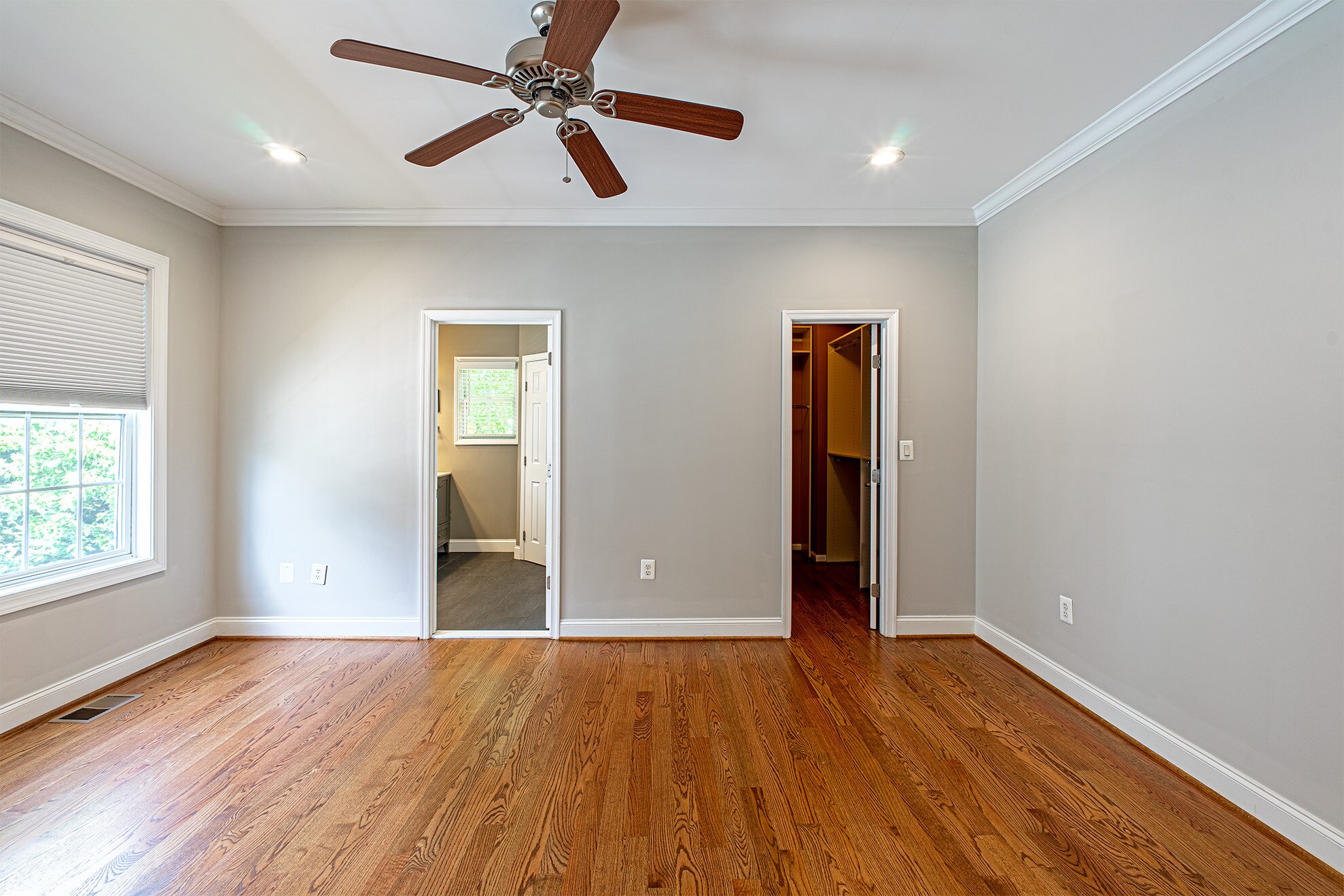 Building Photo - 10 E Reed Ave