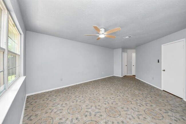 Building Photo - 22407 Millgate Dr