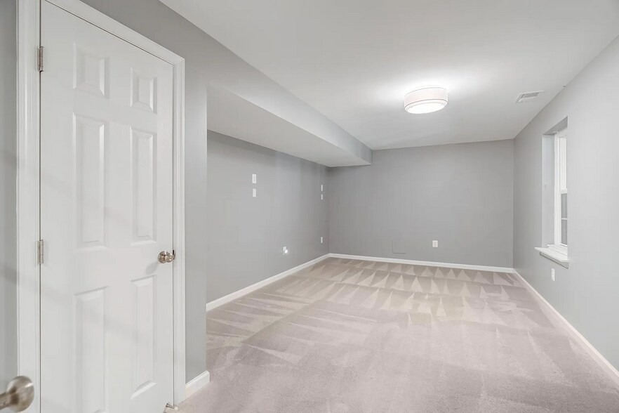 Building Photo - 11896 Fawn Ridge Ln