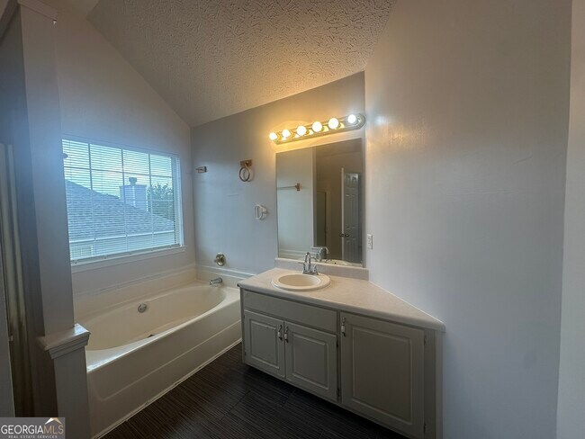 Building Photo - 7263 Sandpiper Way