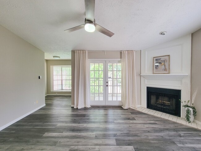Building Photo - 2220 Bering Dr