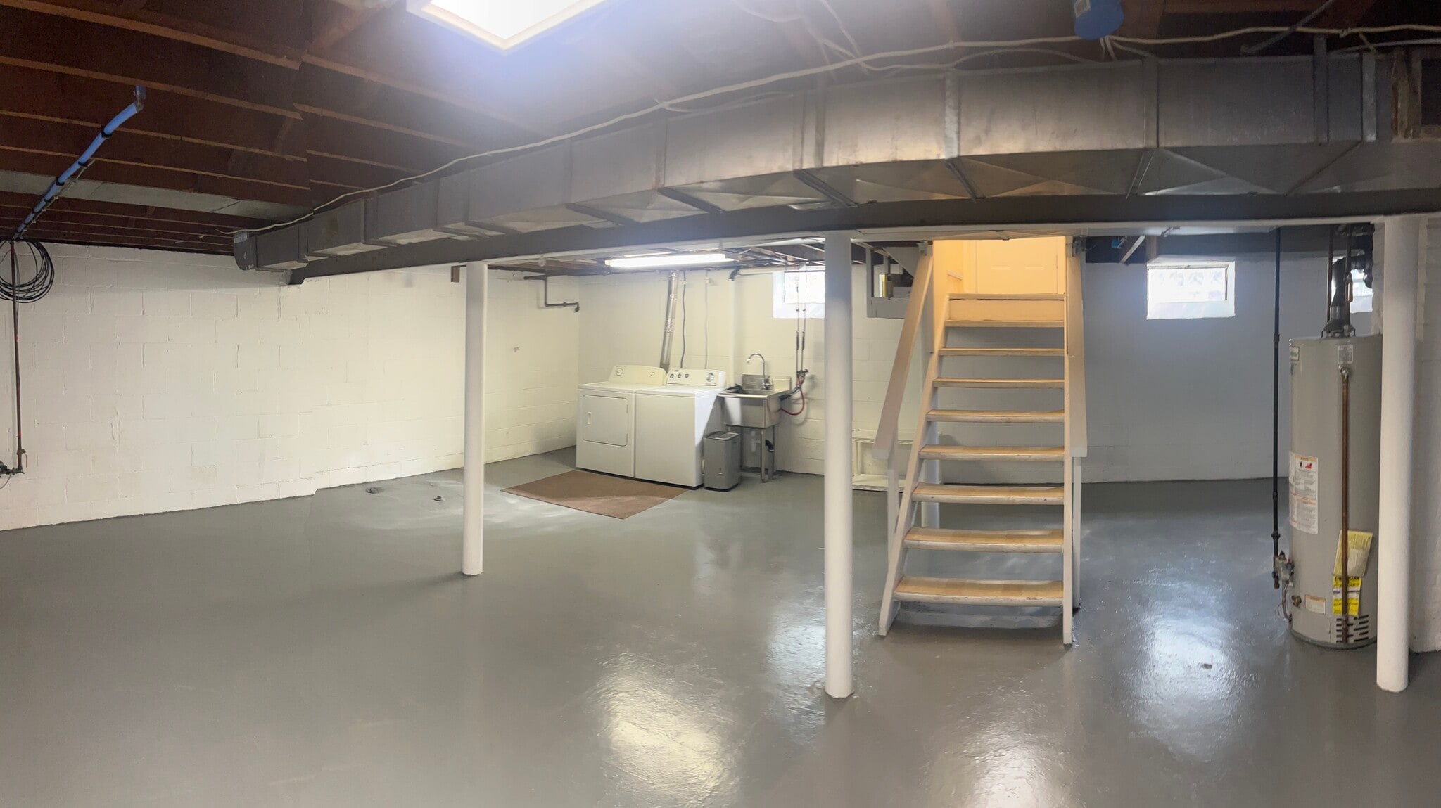 Building Photo - 1709 W Farnum Ave