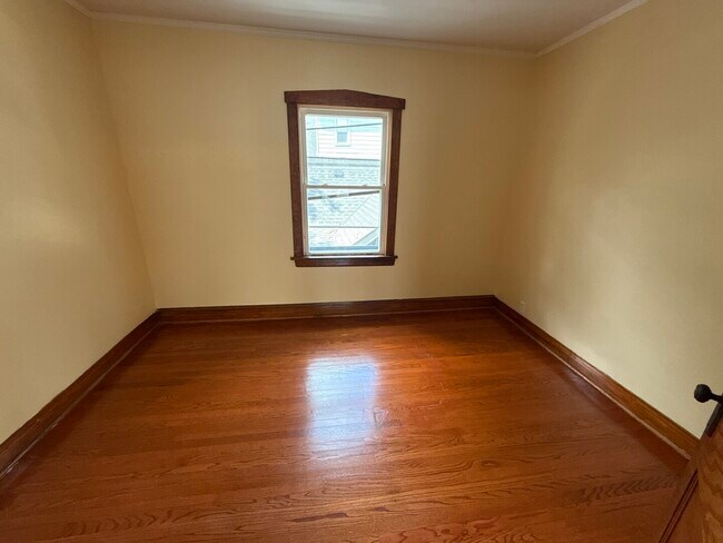 Building Photo - 3029 N Christiana Ave