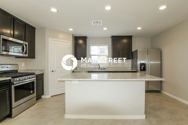 Building Photo - 4 Bedroom Pet-Friendly Home in Phoenix, AZ...