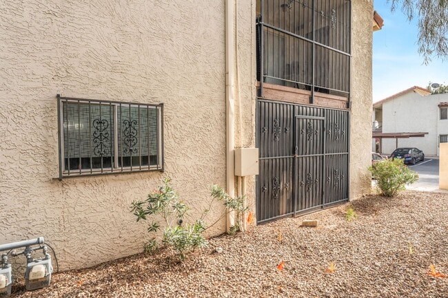 Building Photo - 4441 Rich Dr