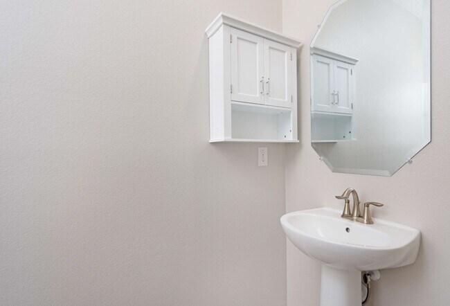 Building Photo - New 3/2.5 Townhome in Ormond Beach