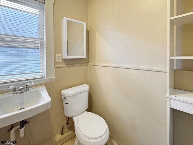 Building Photo - 62 Summit Ave