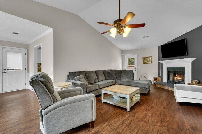 Building Photo - Charming 3-bedroom, 2-Bath Home on a Quiet Cul-de-Sac in Hinesville