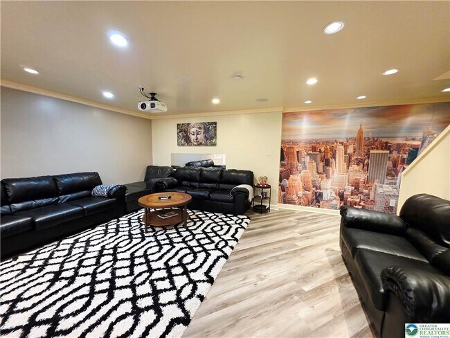 Building Photo - 1052 Kingston Ln