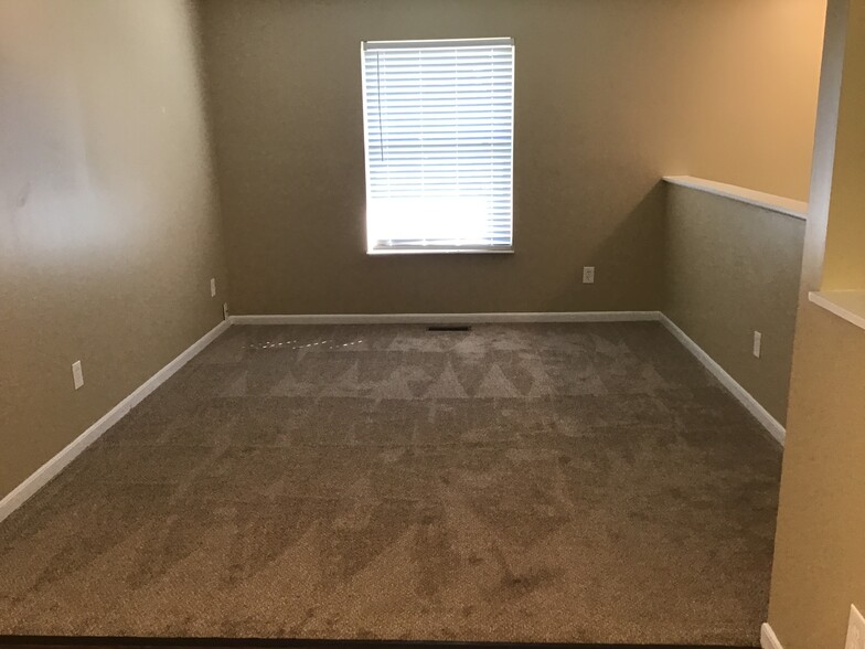 Building Photo - 813 Allenwood Ct