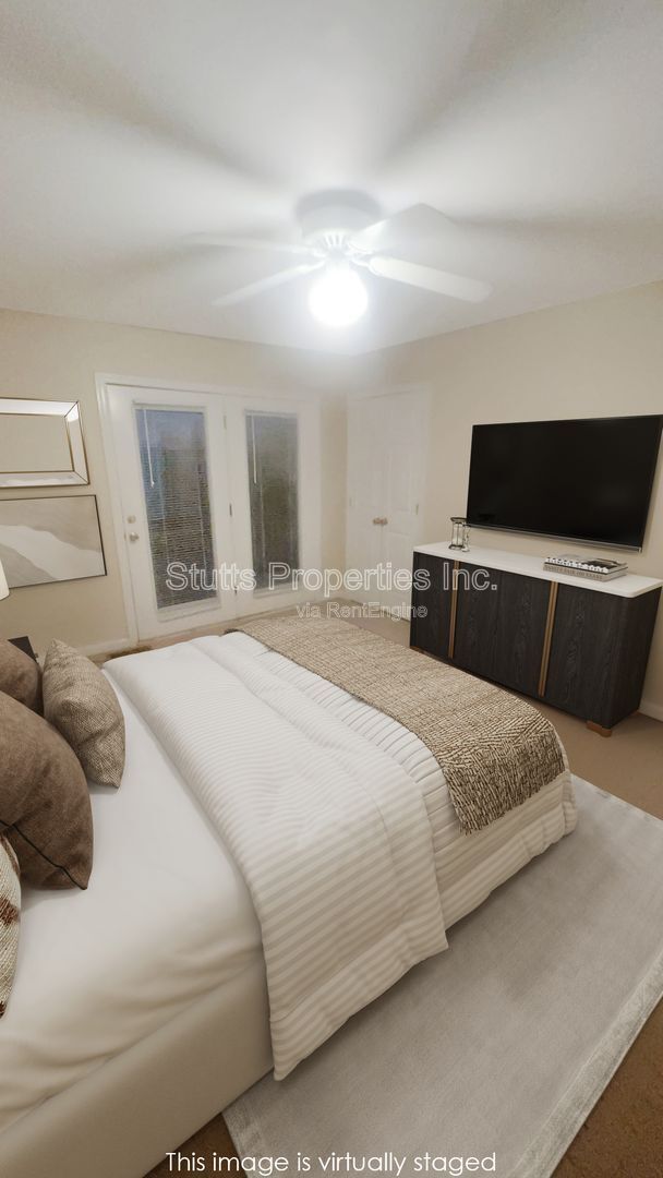 Building Photo - 100 Riverview Way