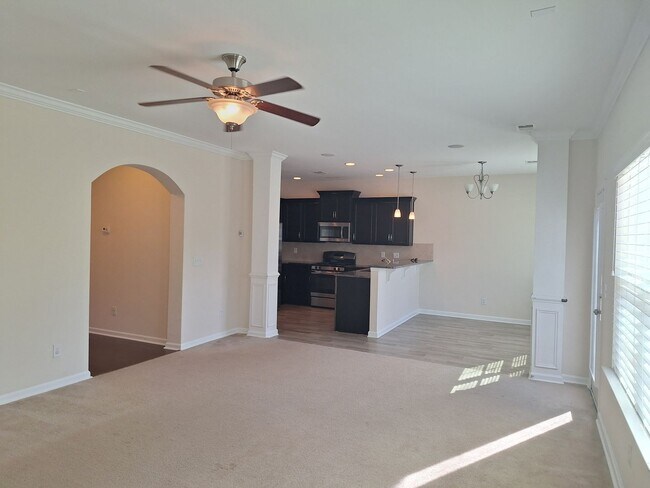 Building Photo - Superb Home Located in the Catawba Hills Neighborhood!