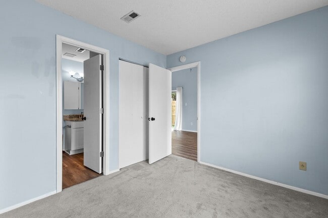 Building Photo - Virginia Beach End-Unit Townhome