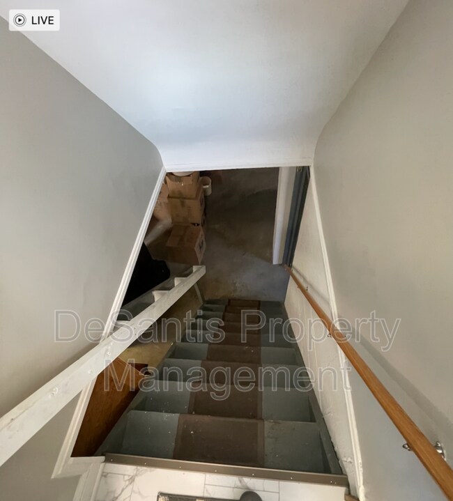 Building Photo - 811 California Ave