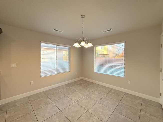 Building Photo - 3 bed, 2 bath home with 2 car garage