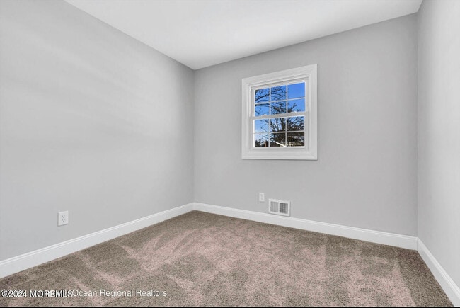 Building Photo - 27 Oak Leaf Ln