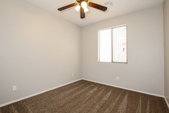 Building Photo - 15423 W Poinsettia Dr
