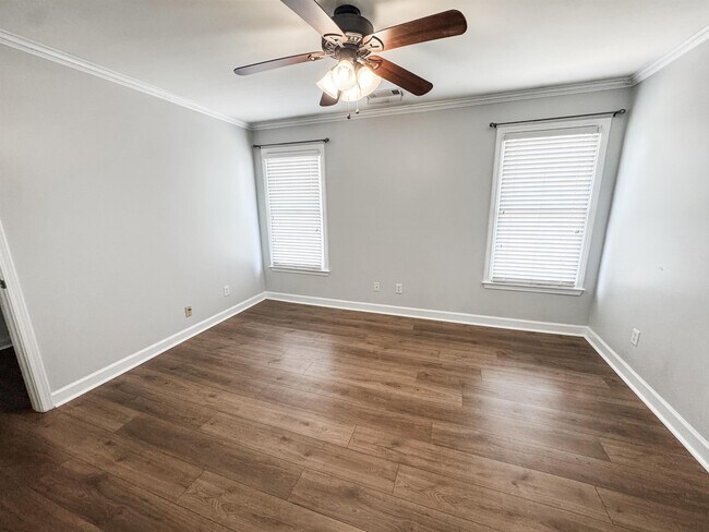 Building Photo - 464 Thornbuck Cove