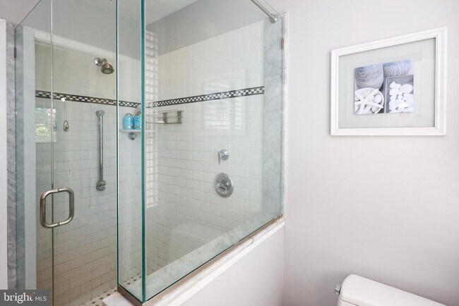 Building Photo - 206 Drakes Drum Dr