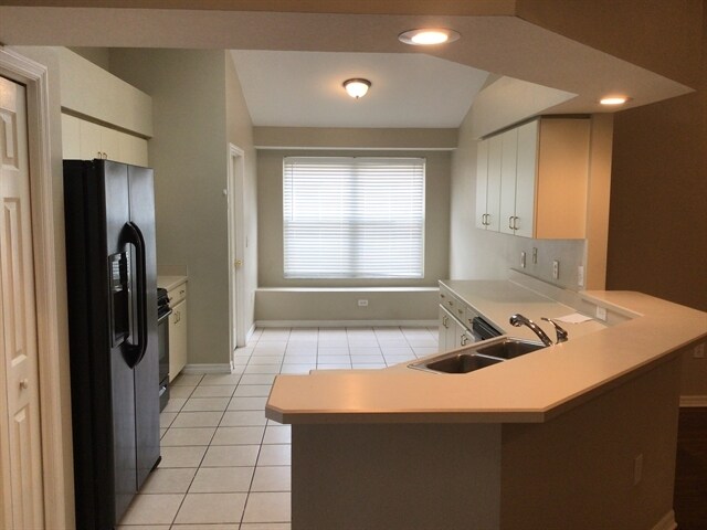 Building Photo - 30719 Tremont Dr