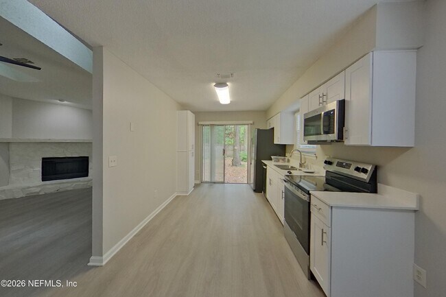 Building Photo - 3572 Raymur Villa Dr