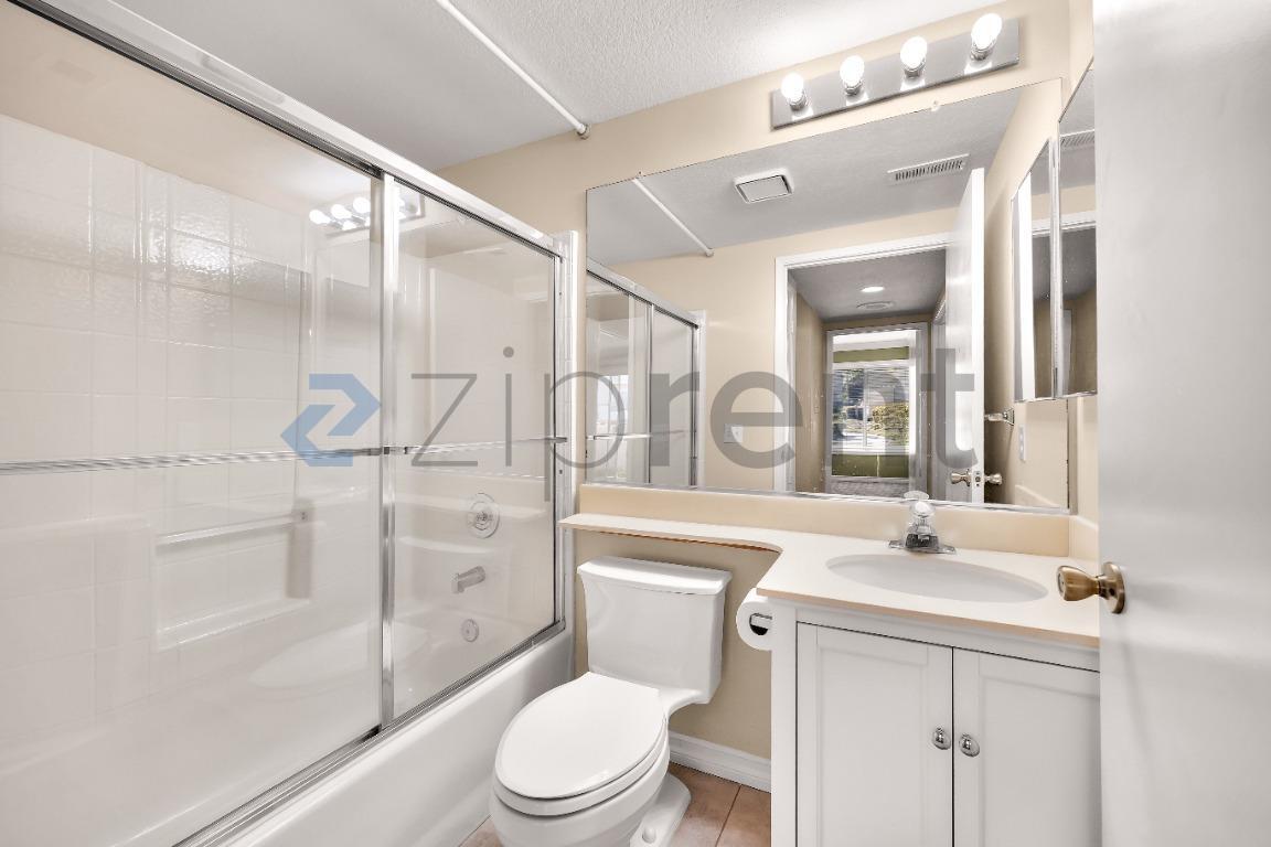 Building Photo - Unit 22