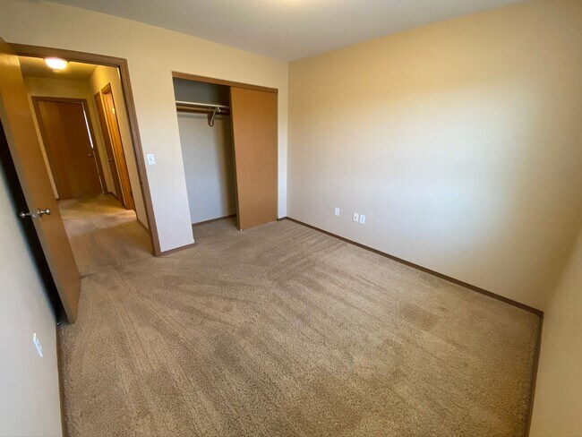 Building Photo - 3 Bedroom, 2 Bath Home for September Rent!