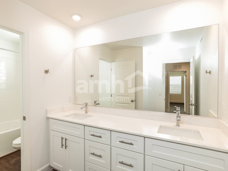 Building Photo - 6508 Enlightenment Dr