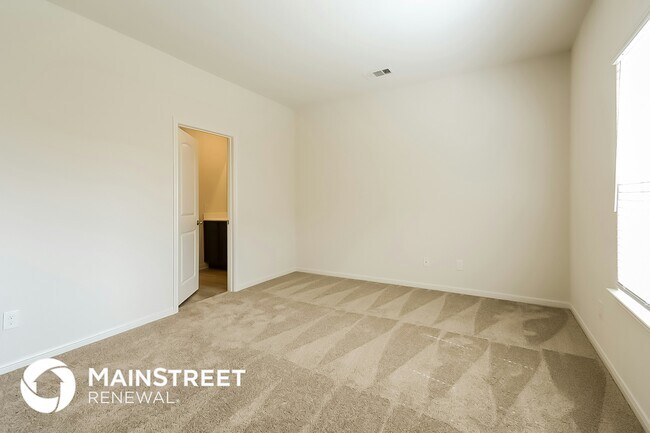 Building Photo - 26213 Raphael Dr