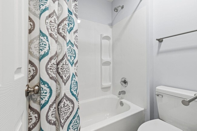 Building Photo - 210 Pelham Rd