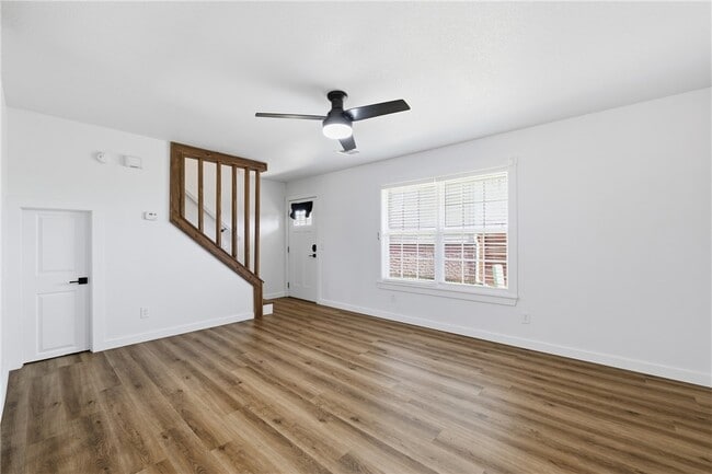 Building Photo - 2400 SE Jayel Terrace